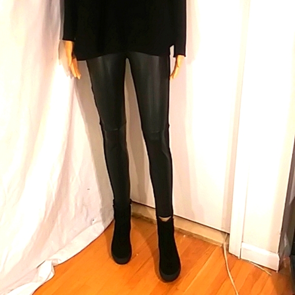 🔥 Like New J/Slide Black Suede Booties. - Picture 4 of 12